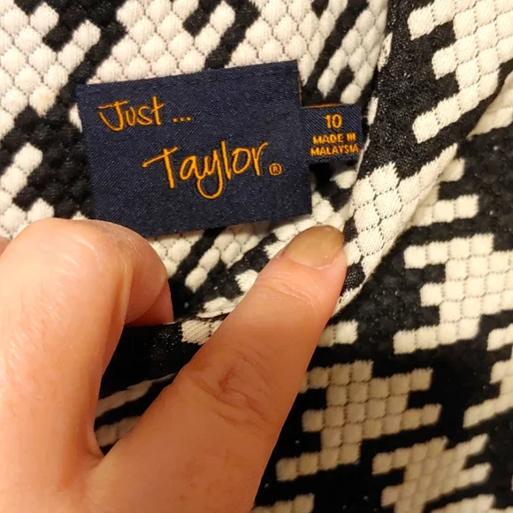 Mod dress with 3/4 sleeves - Picture 2 of 8